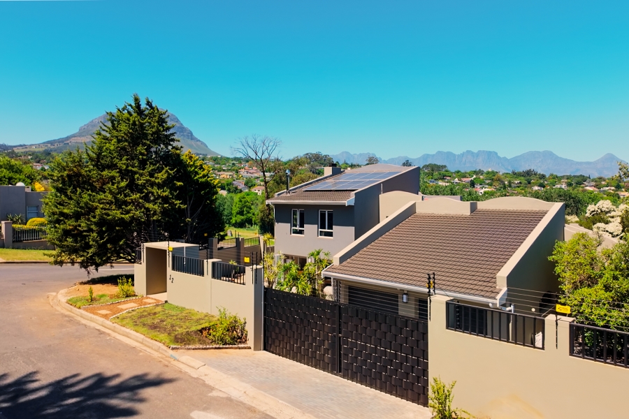 5 Bedroom Property for Sale in Heldervue Western Cape